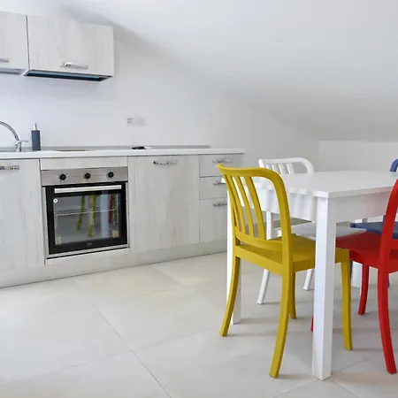 Espressioni 아그로폴리