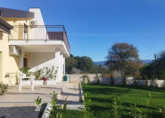 Espressioni 아그로폴리